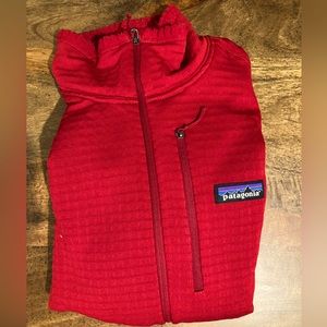 Patagonia R1 fleece pullover
